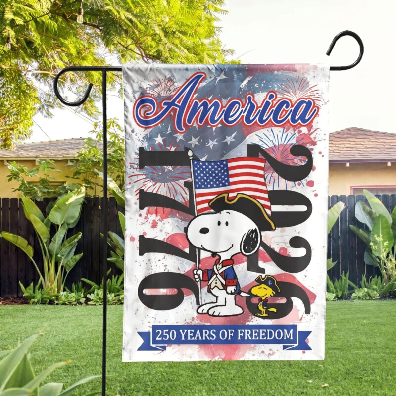 American-250-years-garden-flag-mk-1.jpg Snoopy 250 Years of America Garden Flag II