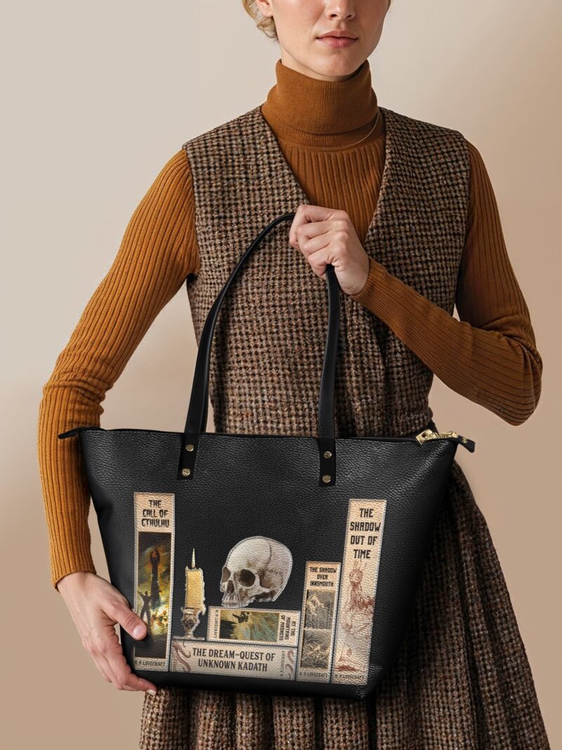 libro-h-p-lovecraft-1_34380807-5733-4da9-9e6f-3ca56a3f9333.jpg Lovecraftian Black Leather Tote Bag