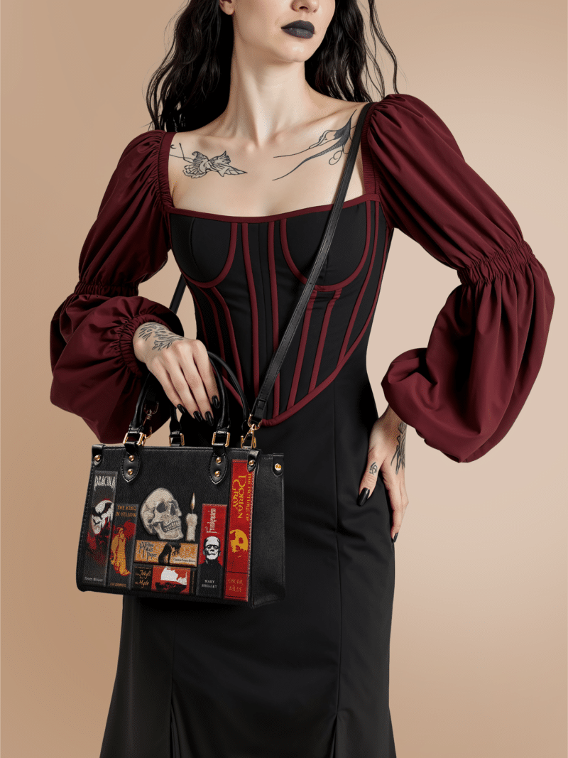 libro-horror-1.png The Codex of Gothic Tales Deadlight Black Small Leather Handbag, Deadlight Black Interior