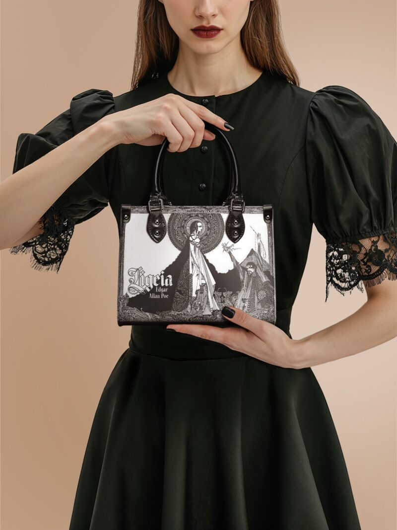 ligeia-inuse-1_13fa84cd-4e11-45e4-8721-3b24ca9eecaa.jpg Ligeia Small Leather Handbag, Black Interior