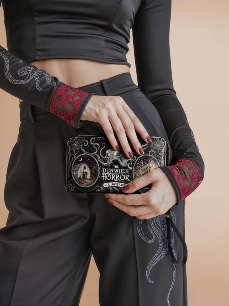 the-dunwich-horror-inuse-2_d970b372-7bb6-4b15-9bcd-0f4a85cad22e.jpg The Dunwich Horror Wallet